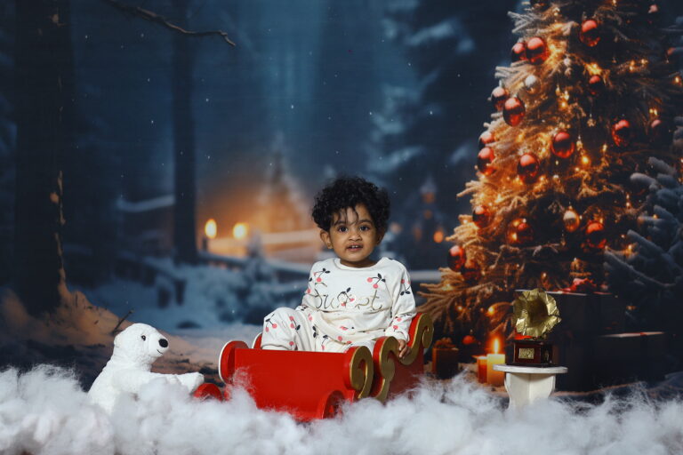 Affordable Toddler Photoshoots: Finding Budget-Friendly Themes in Tirupur and Salem for This Christmas